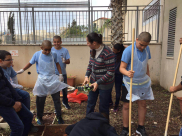 صور: طلاب مدرسة أجيال يبنون المجد ويعززون الإنتماء في يوم الاعمال الخيرية